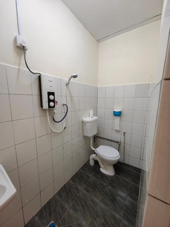 Ww Hostel 22A Private Shower George Town Exterior photo