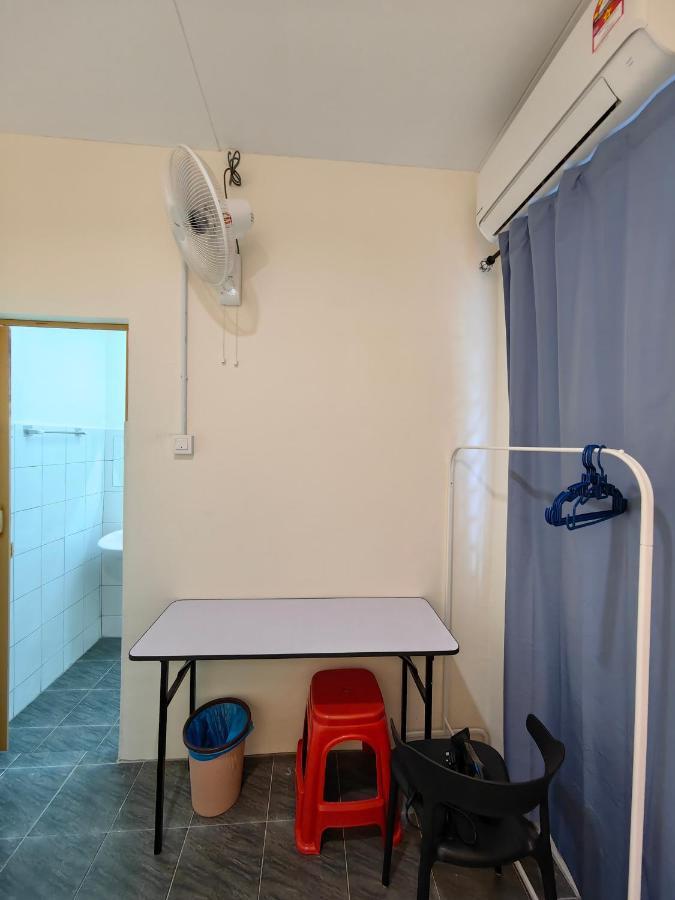 Ww Hostel 22A Private Shower George Town Exterior photo